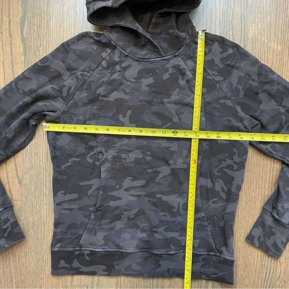 Lululemon Scuba Pullover in Incognito Camo Multi Grey size 4 - Picture 6 of 12